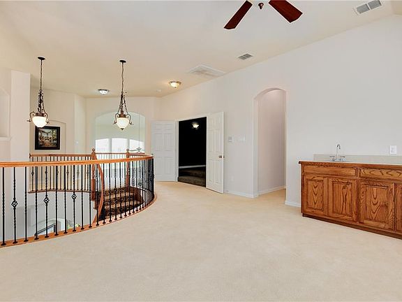 5th image of 1512 Branch Hollow Dr E