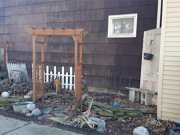 2nd image of 82 Washington St