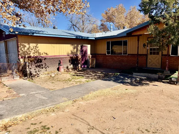 5732 Wood Dr SW, Albuquerque, NM 87105