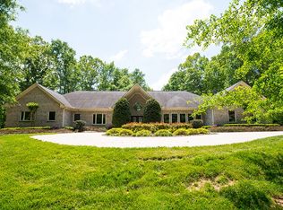 5182 Gum Creek Dr, Loganville, GA 30052