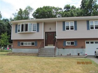 8 Wiles Dr, Stony Pt, NY 10980