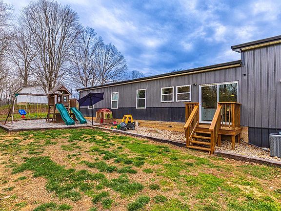 5th image of 1025 Davis Memorial Rd