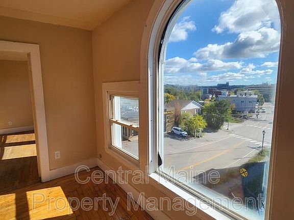 2nd image of 52 Hampshire St #4-2