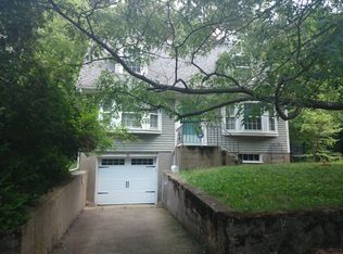 92 Leland Rd, Chestnut Hill, MA 02467