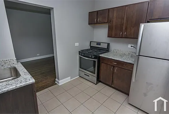 2 bed, $1,686 — Photo 3