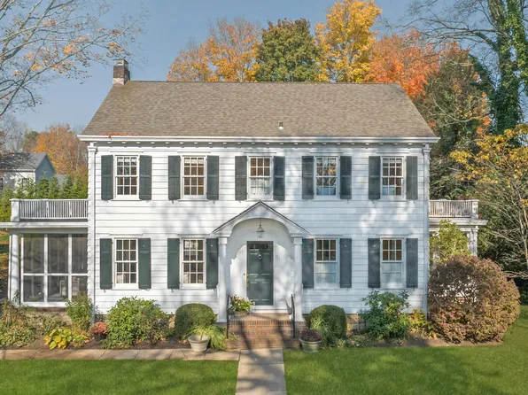 8 Prospect Avenue, Darien, CT 06820