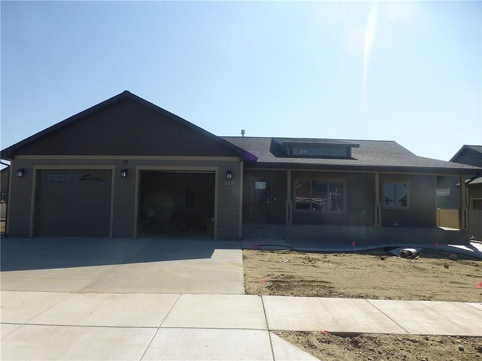 1st image of 819 Bitterbrush St