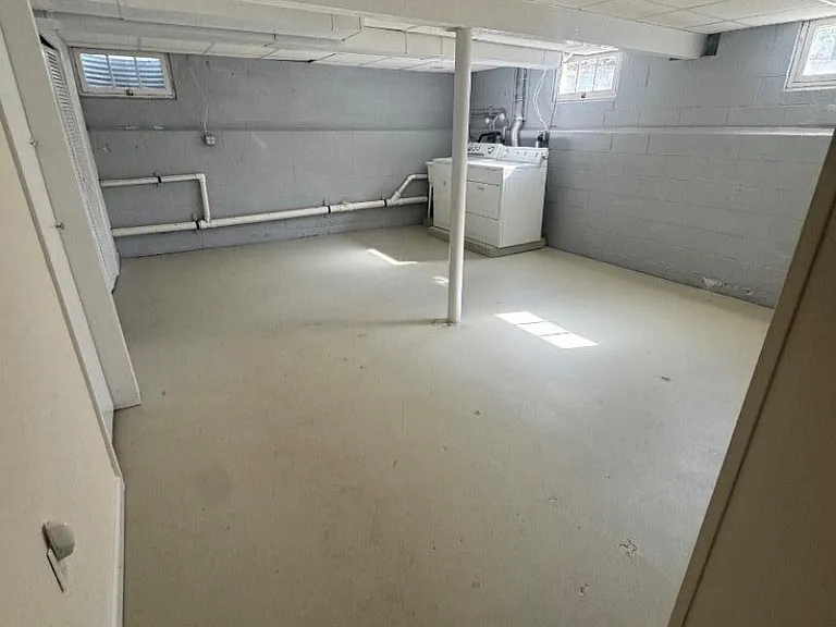 29 Aubrey St #A — Photo 12