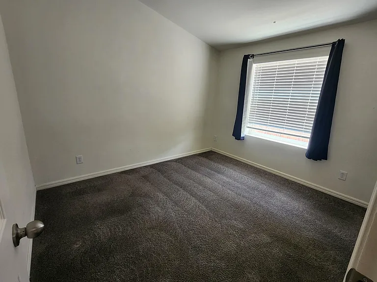 221 S Wahweap Dr — Photo 8