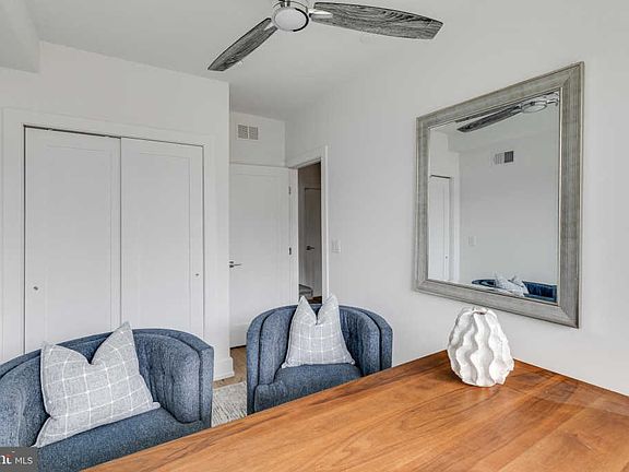 5th image of 1323R E Montgomery Ave #2
