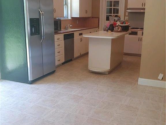 5th image of 207 Haughton St