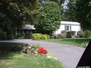 17 Whitewood Rd, White Plains, NY 10605