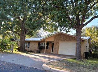 406 N Lincoln St, Fredericksburg, TX 78624