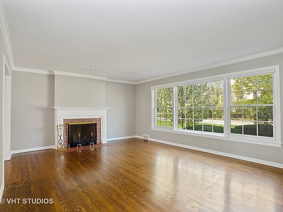 3rd image of 421 S Bristol Ln