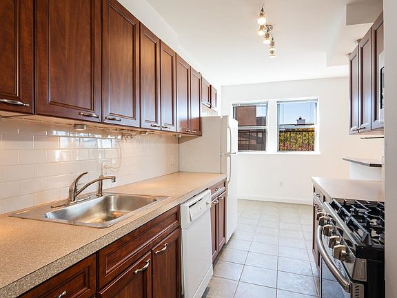4th image of 333 Fairmount Ave APT 5E