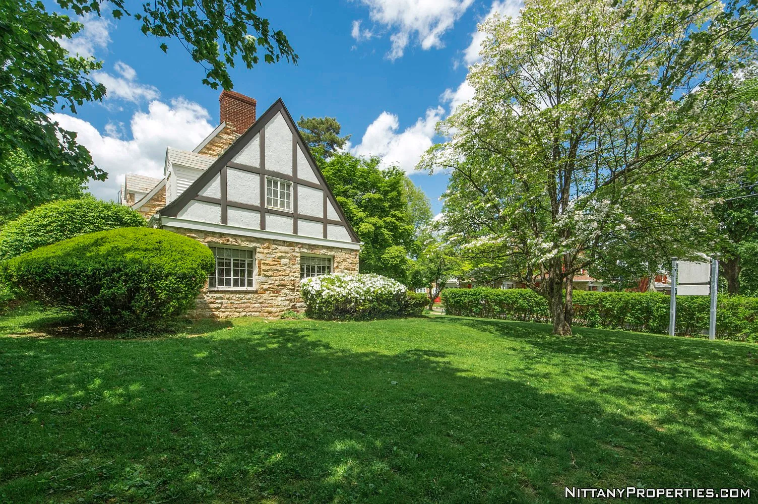 6 bed, 2.5 bath, 2893 sqft, $8,300 — Photo 3