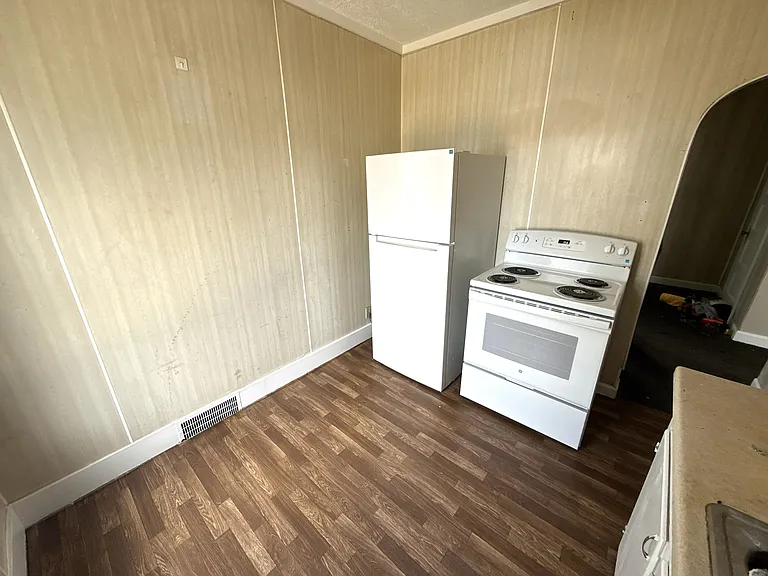 911 Camden Ave SW #2 — Photo 4