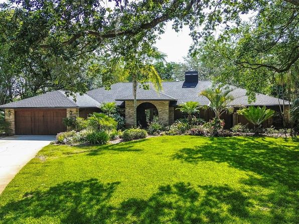 17519 Drake Ct, Lutz, FL 33559