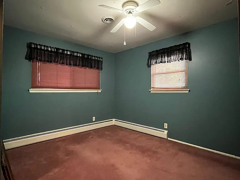 3126 Potomac Ave — Photo 9