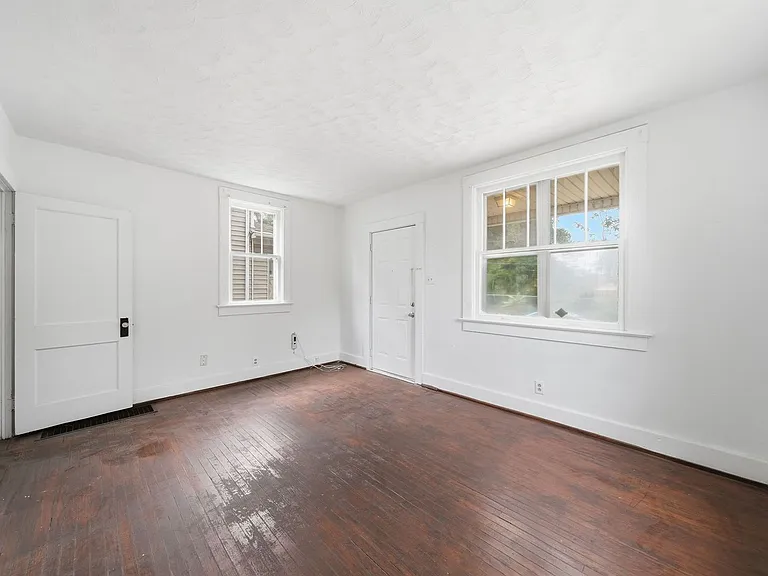 1211 Emily St — Photo 14