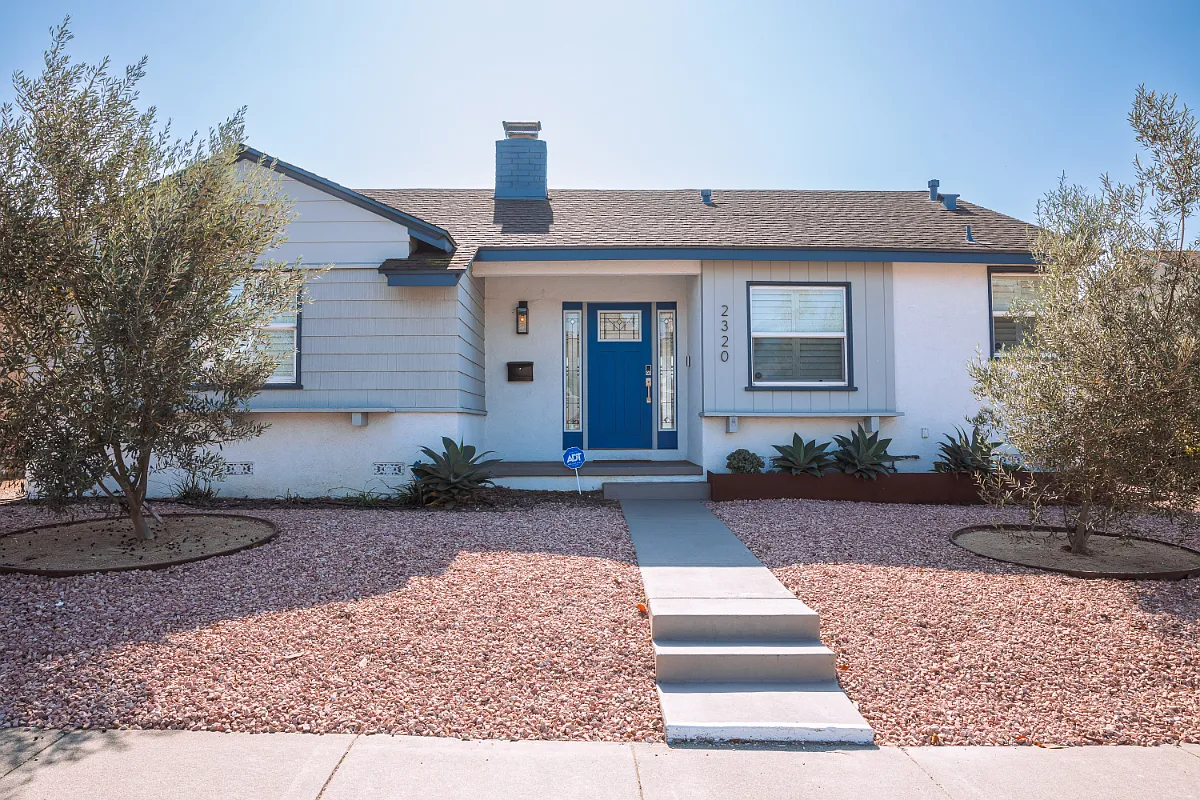 3 bed, 1290 sqft, $5,800 — Photo 1