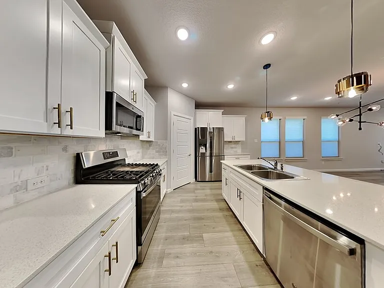 545 Hazeltine Rd — Photo 3