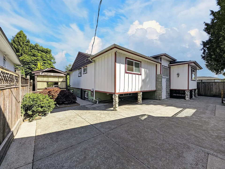 4116 Gilpin Cres