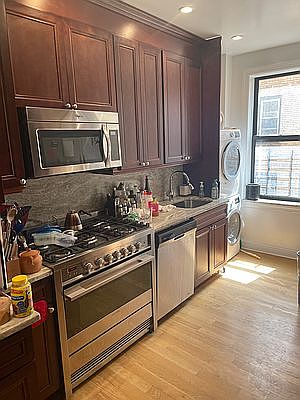 5th image of 175 W 79th St #14A