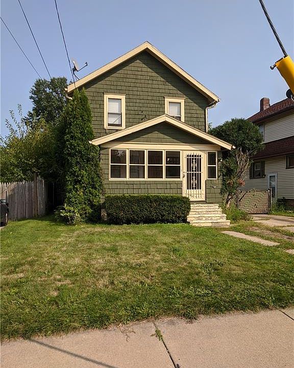1st image of 803 Wilmot St