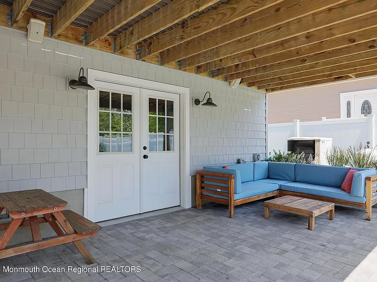155 Osborne Ave — Photo 38