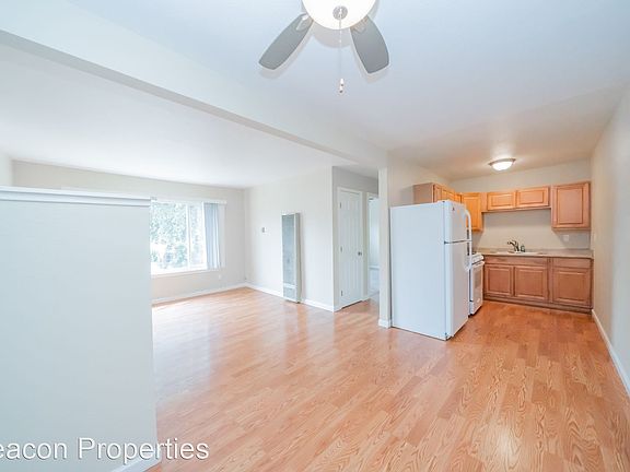 5th image of 1112 E 6th St #10984598