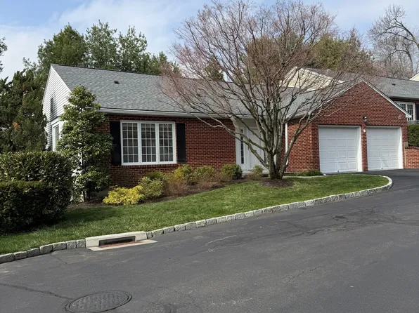 73 Bank Street, New Canaan, CT 06840