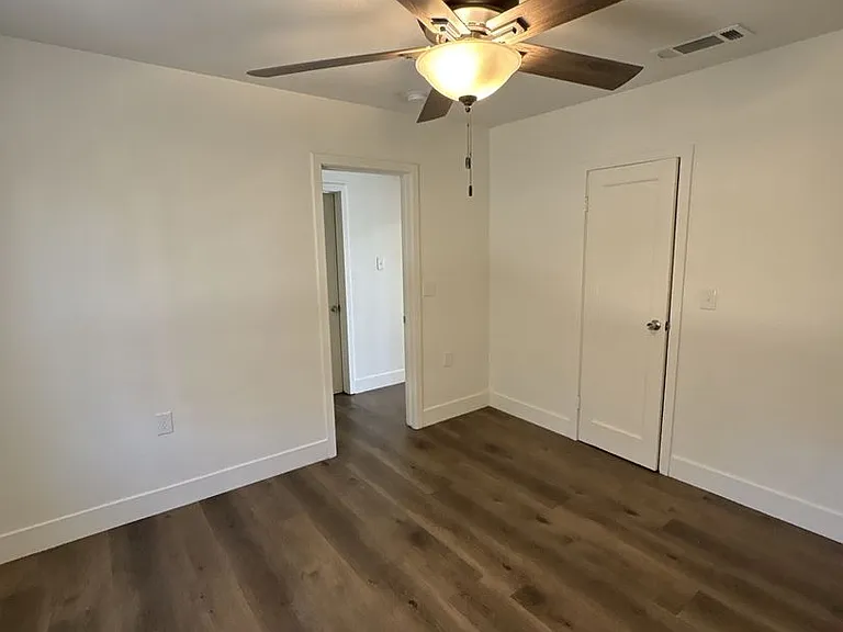 151 N Villa Ave — Photo 10