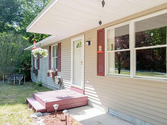 4th image of 286 W Baker St