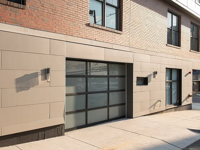 425 Border St #201 — Photo 24