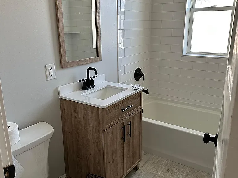 1030 Linden St #2 — Photo 4