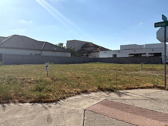 5th image of 2920 Dickinson Dr