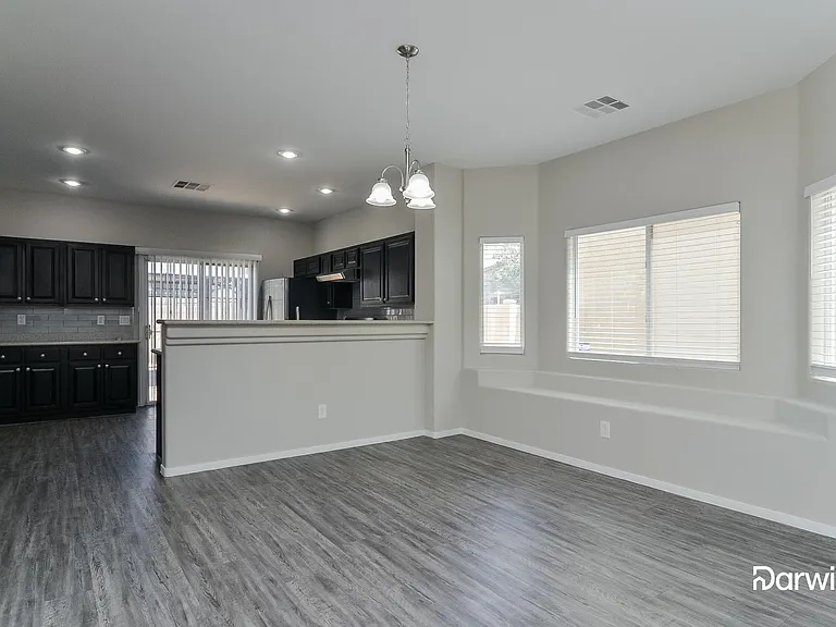 4828 Longshot Dr — Photo 5