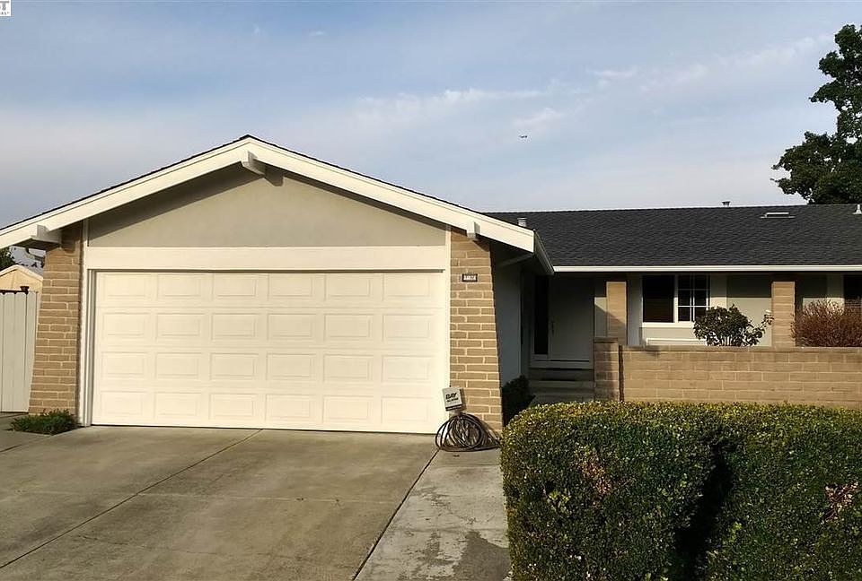 1st image of 34874 Blackstone Way