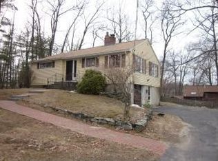 121 Harris Rd, Nashua, NH 03062