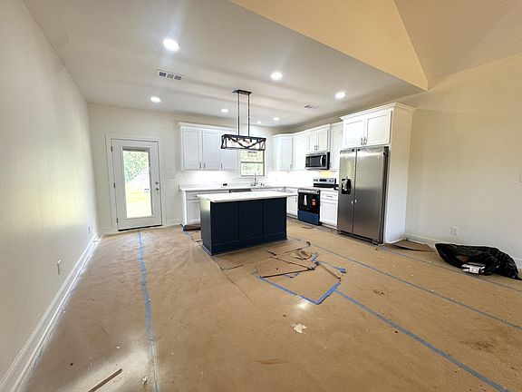4th image of 3490 Walsh Rd