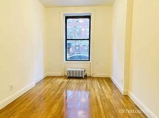 229 W 20th St APT 1B, New York, NY 10011