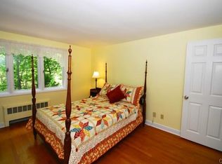 2 Ledgebrook Ct, Weston, CT