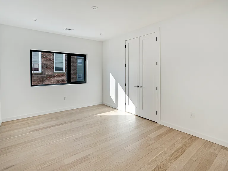 114 69th St #1 — Photo 12