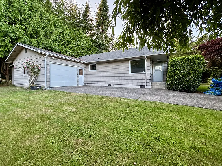 605 N Adams St — Photo 1