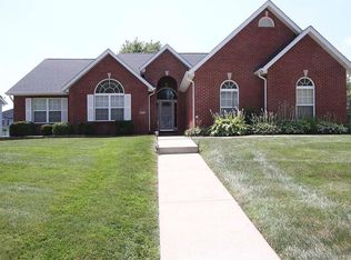 6104 Keebler Oaks Dr, Maryville, IL 62062