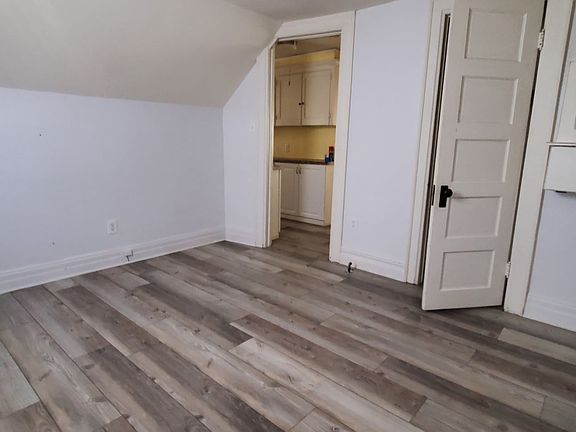 5th image of 184 Saint James Pl Unit 3