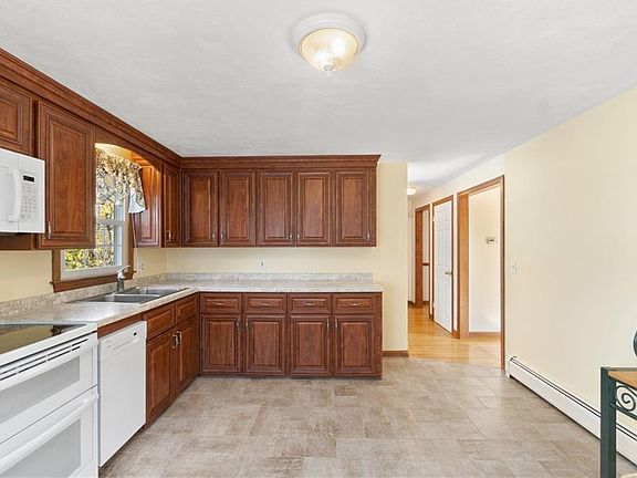 5th image of 75 Norman St