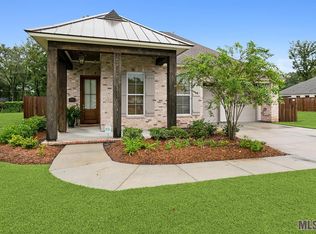 17476 Lions Ear Ln, Prairieville, LA 70769