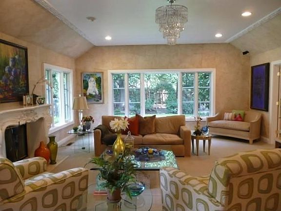 3rd image of 98 Juniper Dr